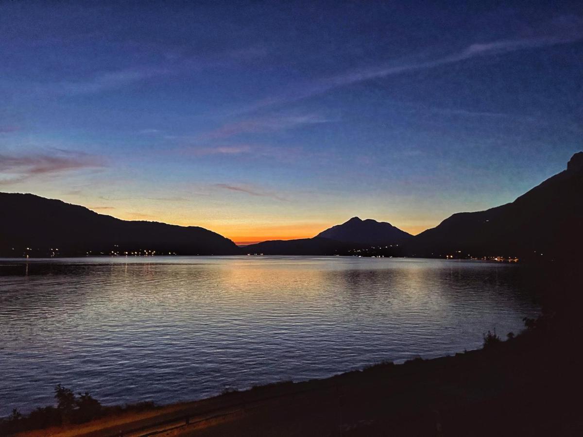 Reflet Bleu Du Lac D'Annecy 3 Etoiles - Face Au Lac, Parking Gratuit, Paddle Board Doussard Exterior photo